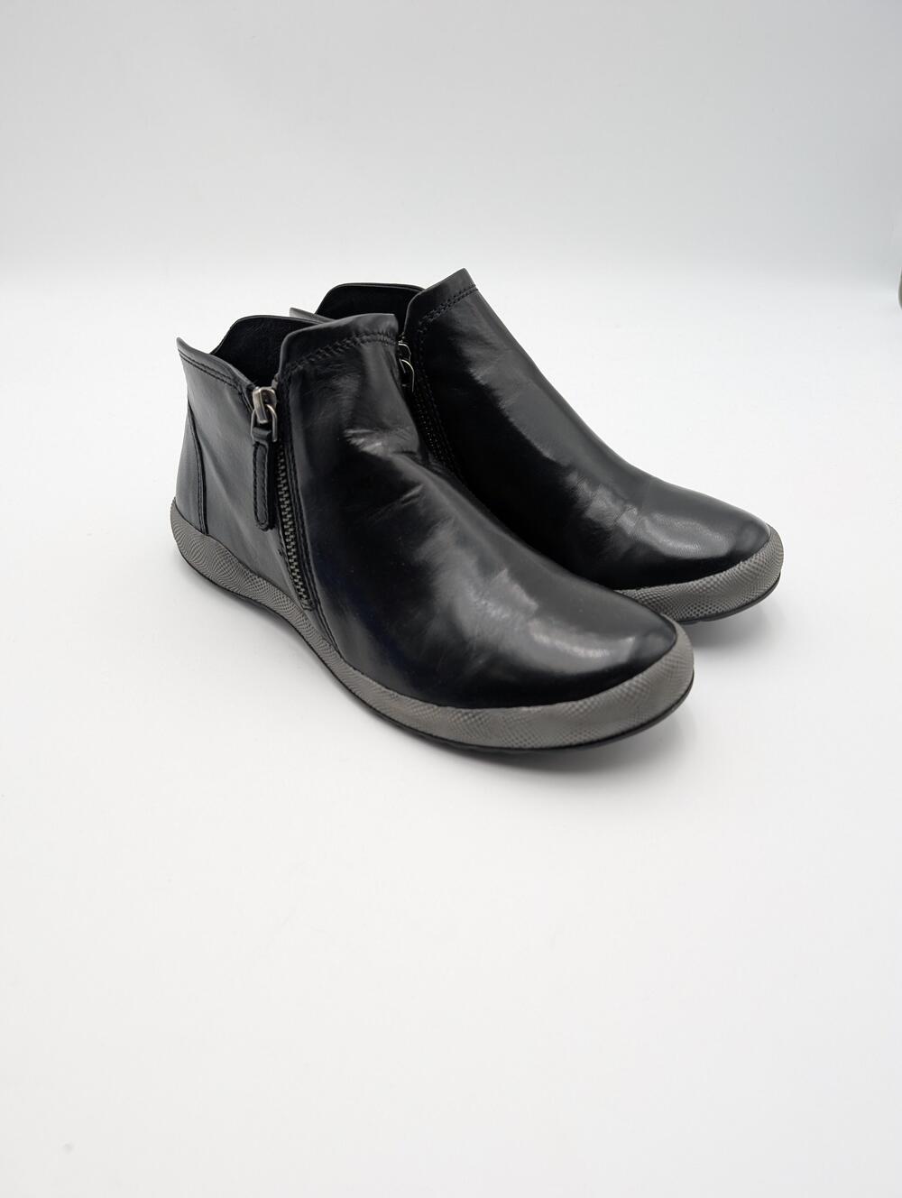Romika Boots Womens Size 5.5 Black Leather Ankle Zip Booties New Comfort Shoes
